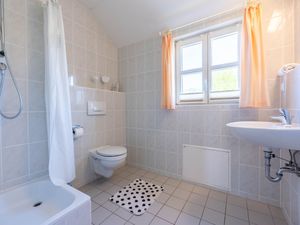 24026597-Ferienwohnung-4-Dranske-300x225-4