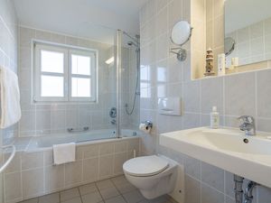 24026610-Ferienwohnung-6-Dranske-300x225-5