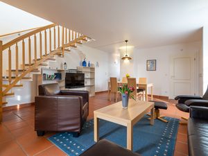 24026609-Ferienwohnung-4-Dranske-300x225-1