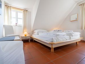 24026611-Ferienwohnung-6-Dranske-300x225-3