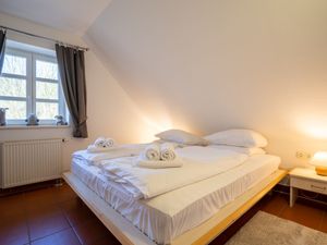 24026626-Ferienwohnung-3-Dranske-300x225-3