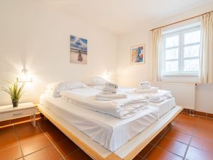 24026636-Ferienwohnung-4-Dranske-300x225-3