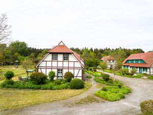 24026650-Ferienwohnung-4-Dranske-300x225-5