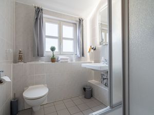 24026651-Ferienwohnung-4-Dranske-300x225-4