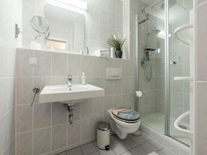 24026657-Ferienwohnung-2-Dranske-300x225-5