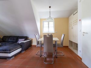 24026654-Ferienwohnung-3-Dranske-300x225-1