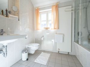 24026645-Ferienwohnung-4-Dranske-300x225-4