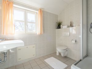 24026683-Ferienwohnung-4-Dranske-300x225-4