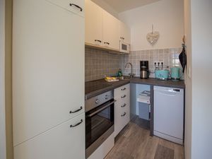 24026663-Ferienwohnung-4-Dranske-300x225-2