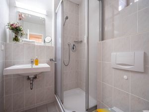 24026660-Ferienwohnung-2-Dranske-300x225-5