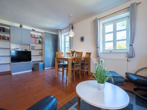 24026672-Ferienwohnung-4-Dranske-300x225-1