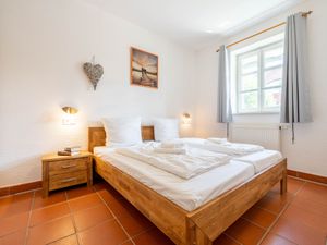 24026672-Ferienwohnung-4-Dranske-300x225-3