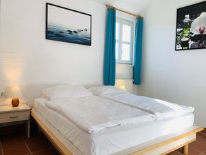 24026681-Ferienwohnung-6-Dranske-300x225-5