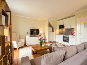 24026699-Ferienwohnung-4-Dranske-300x225-1