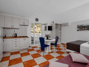 18550352-Ferienwohnung-3-Drasnice-300x225-1