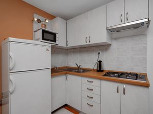 18550352-Ferienwohnung-3-Drasnice-300x225-3