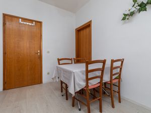 19125900-Ferienwohnung-4-Drasnice-300x225-4