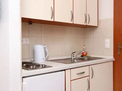Ferienwohnung für 2 Personen in Drašnice 10/10