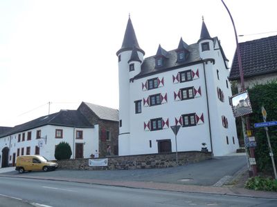 Burg Dreis mit Cafe