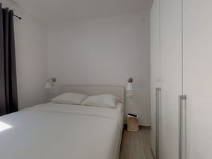 23022075-Ferienwohnung-4-Drenje-300x225-2