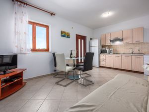 23983406-Ferienwohnung-5-Drenje-300x225-3