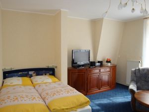 18115372-Ferienwohnung-3-Dresden-300x225-0