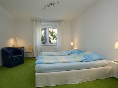 Schlafzimmer 1