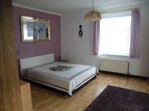 23037827-Ferienwohnung-6-Dresden-300x225-3