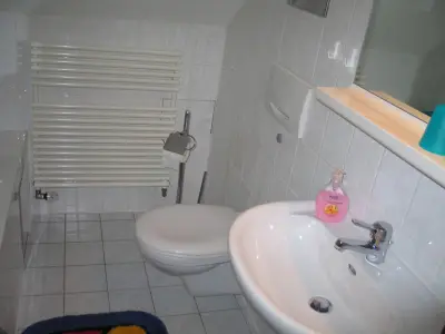 Waschbecken, Toilette