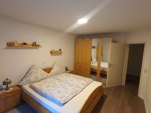 23874540-Ferienwohnung-4-Dresden-300x225-5