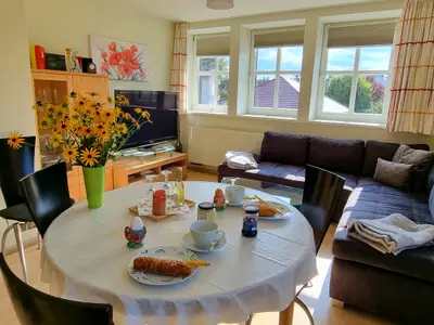 Wohnzimmer und Essbereich