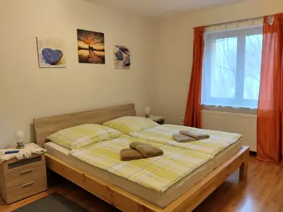 Schlafzimmer 1 (Doppelbett)