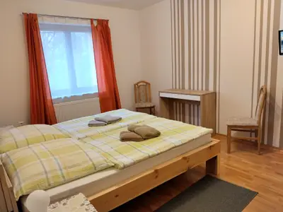 Schlafzimmer 1 (Doppelbett)