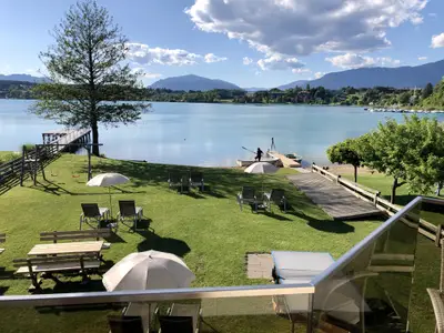 Seehaus Rausch direkt am See.