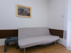 18322154-Ferienwohnung-5-Drvenik-300x225-2