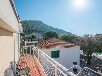 Ferienwohnung für 6 Personen (85 m²) in Drvenik 1/10