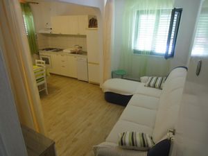 22435881-Ferienwohnung-8-Drvenik Mali-300x225-3