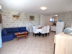 22330569-Ferienwohnung-6-Drvenik Mali-300x225-1