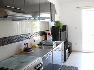 23932601-Ferienwohnung-6-Drvenik Mali-300x225-3