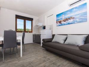 21755683-Ferienwohnung-4-Drvenik Veliki-300x225-4