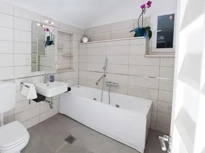 BADEZIMMER 2