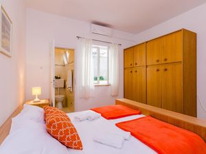 24057301-Ferienwohnung-2-Dubrovnik-300x225-5