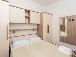 24057680-Ferienwohnung-6-Dubrovnik-300x225-5