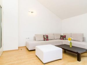 24057880-Ferienwohnung-4-Dubrovnik-300x225-4