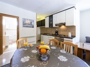 24057982-Ferienwohnung-6-Dubrovnik-300x225-1