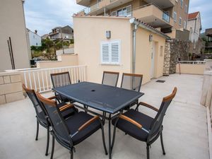 24058049-Ferienwohnung-3-Dubrovnik-300x225-1