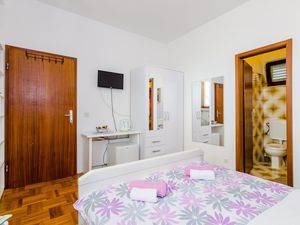 24058212-Ferienwohnung-2-Dubrovnik-300x225-4