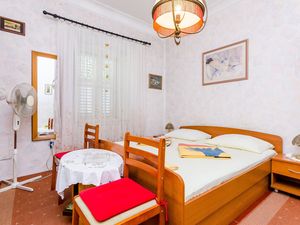 24058253-Ferienwohnung-4-Dubrovnik-300x225-4