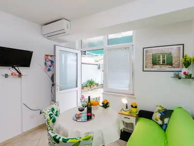 DiningRoom