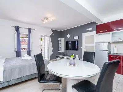 DiningRoom